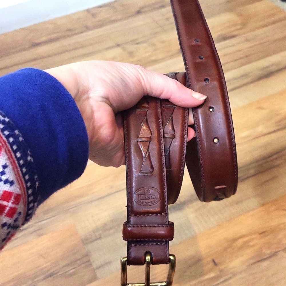 FOSSIL Brown Leather Belt with Solid Brass Buckle - M